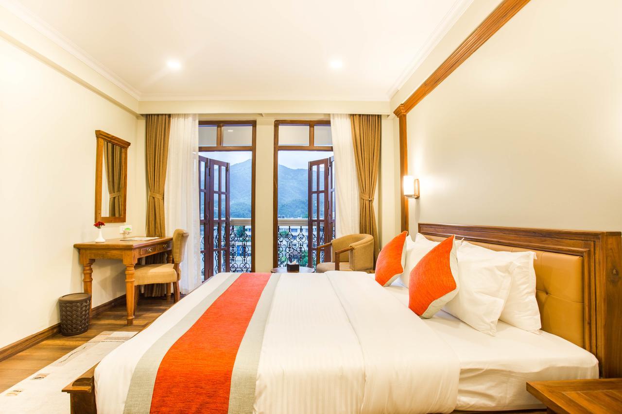 Hotel Portland Pokhara Kültér fotó
