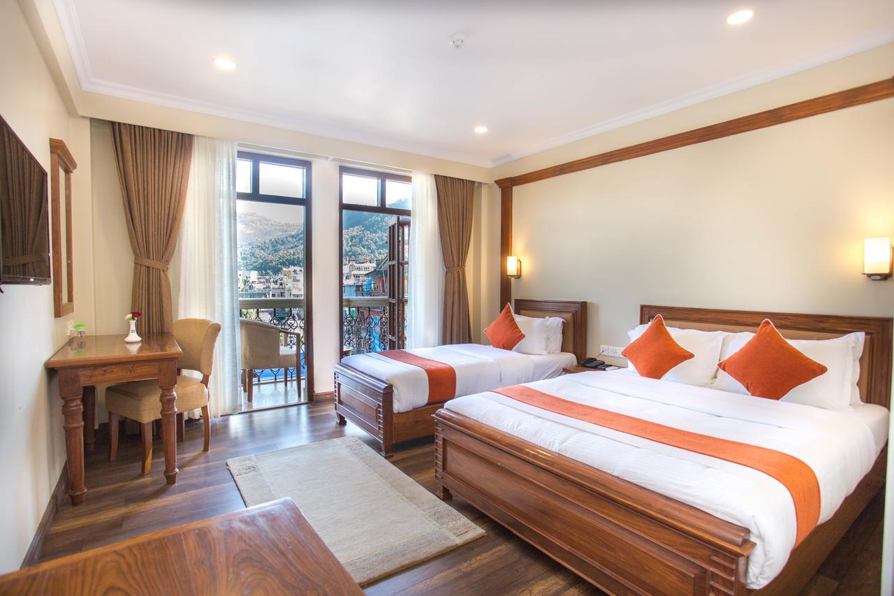 Hotel Portland Pokhara Kültér fotó