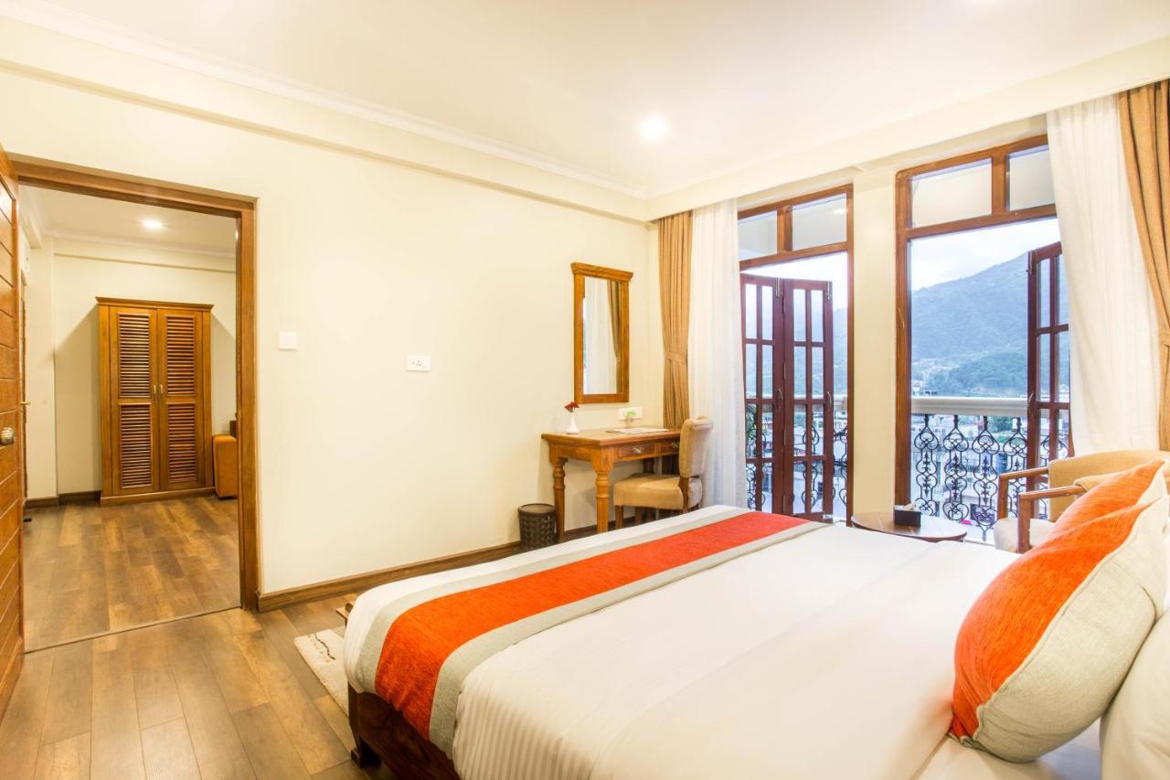 Hotel Portland Pokhara Kültér fotó
