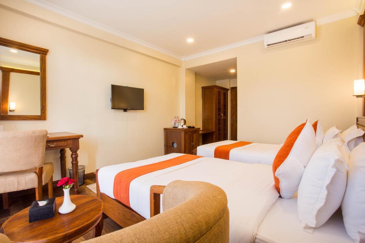 Hotel Portland Pokhara Kültér fotó