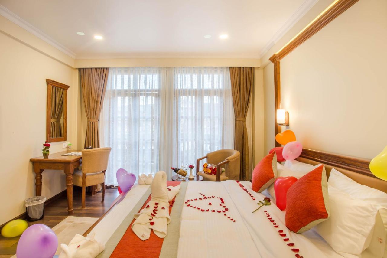 Hotel Portland Pokhara Kültér fotó