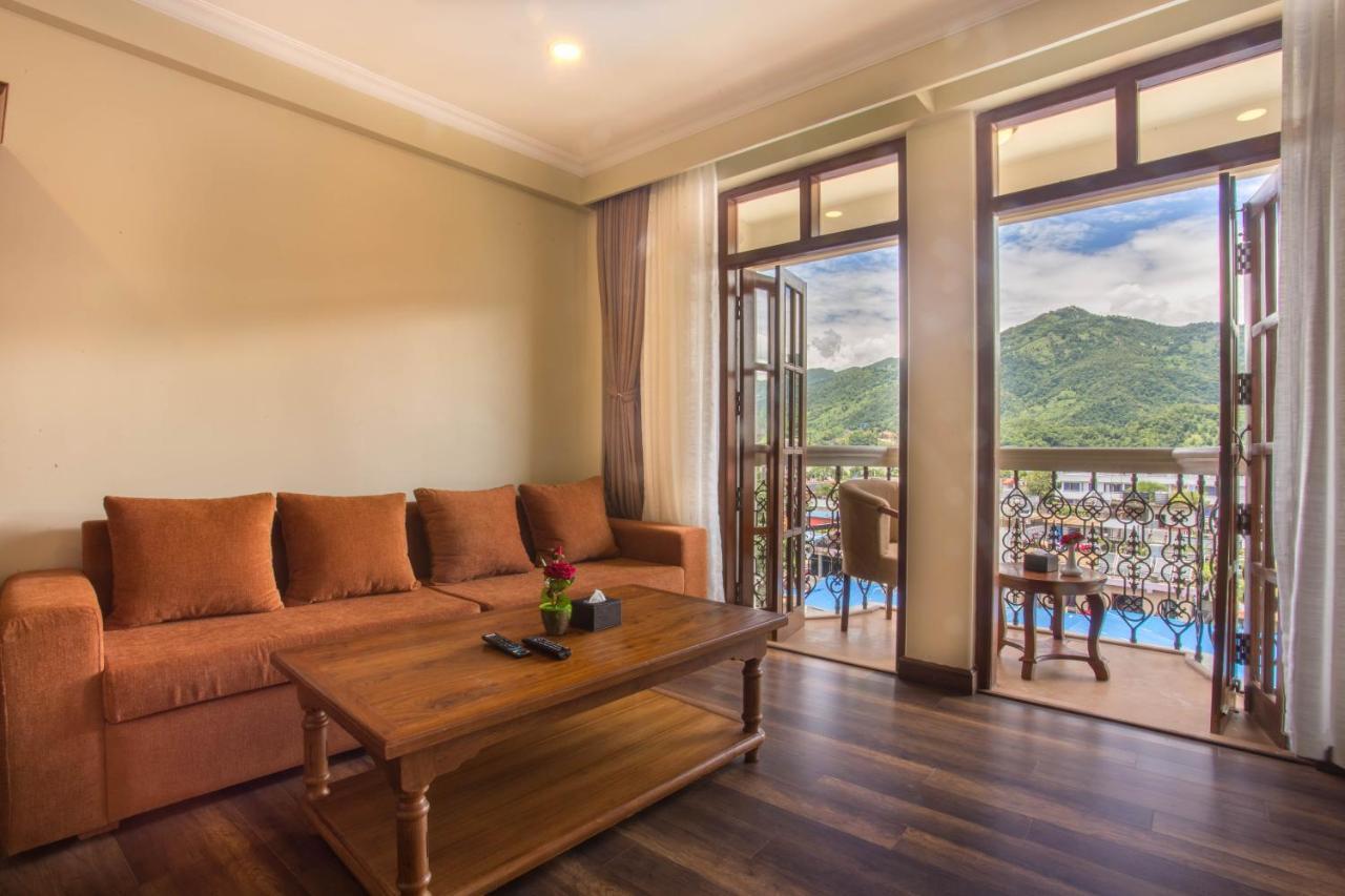 Hotel Portland Pokhara Kültér fotó